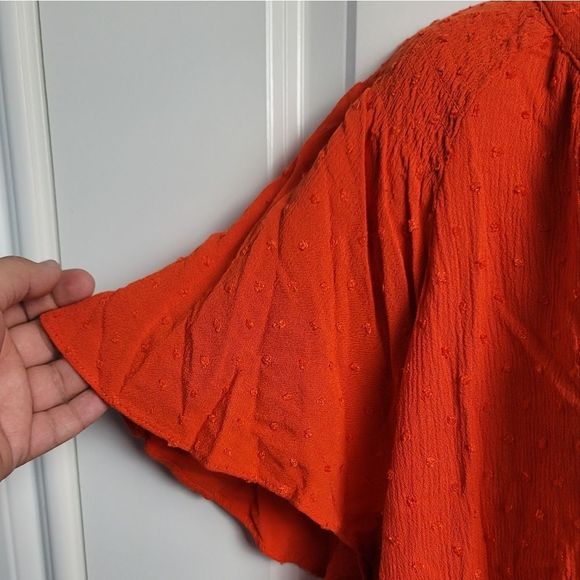 ROSE + OLIVE Textured Blouse - Picture 4 of 9